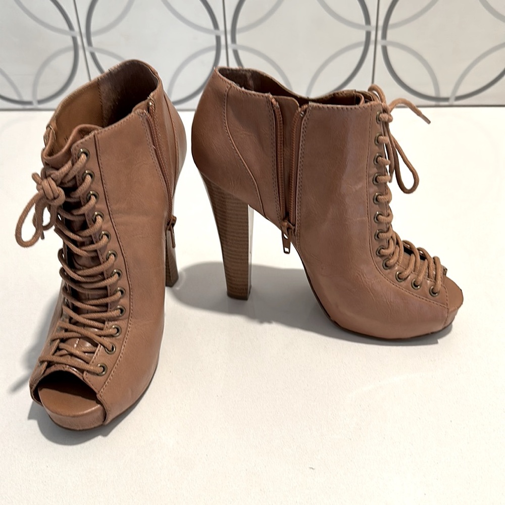 Express Bootie - Picture 4 of 4